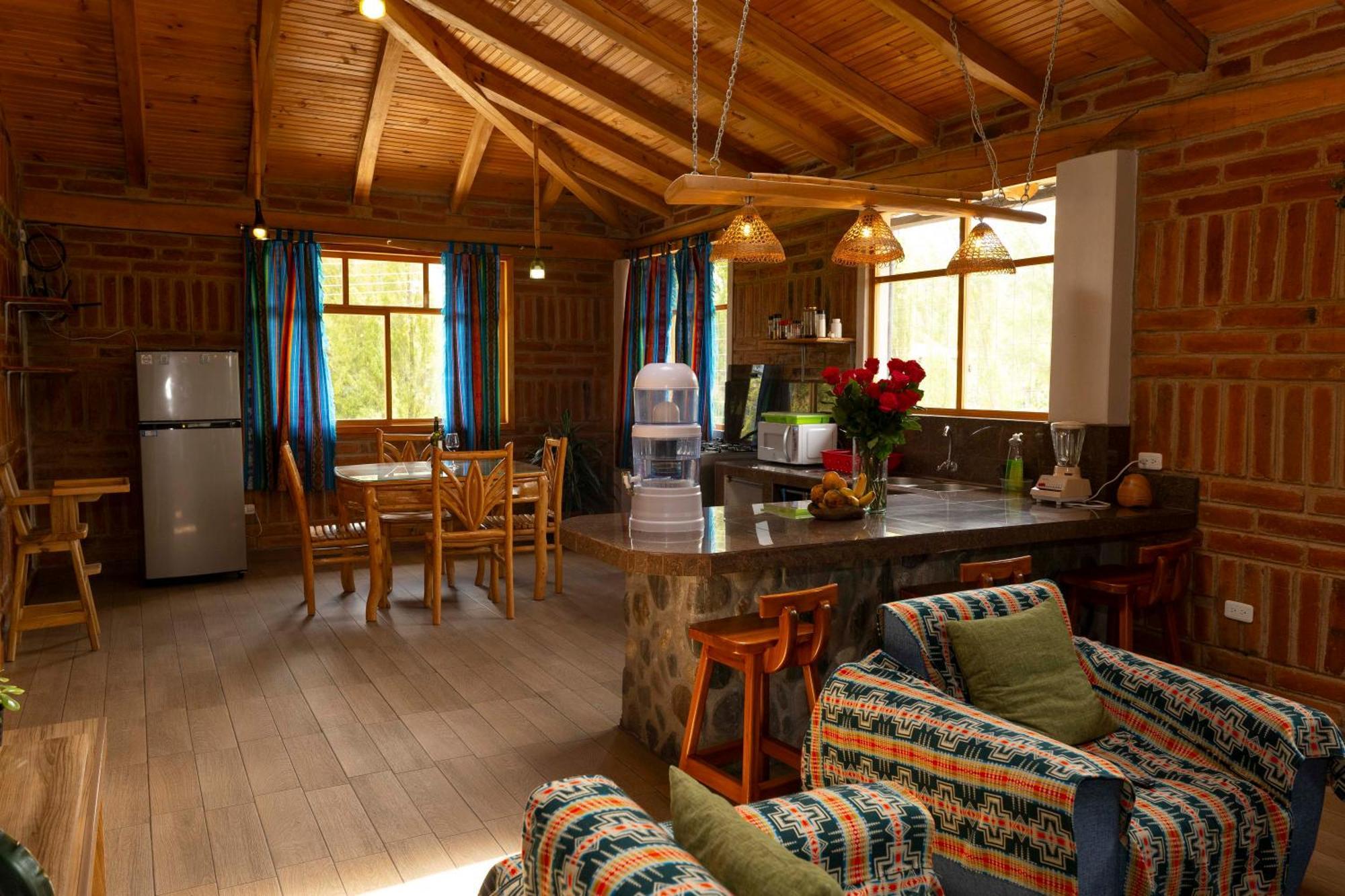 Watzara Wasi Cottage Familiar Camprestre Y Lofts En كوتاكاتشي المظهر الخارجي الصورة